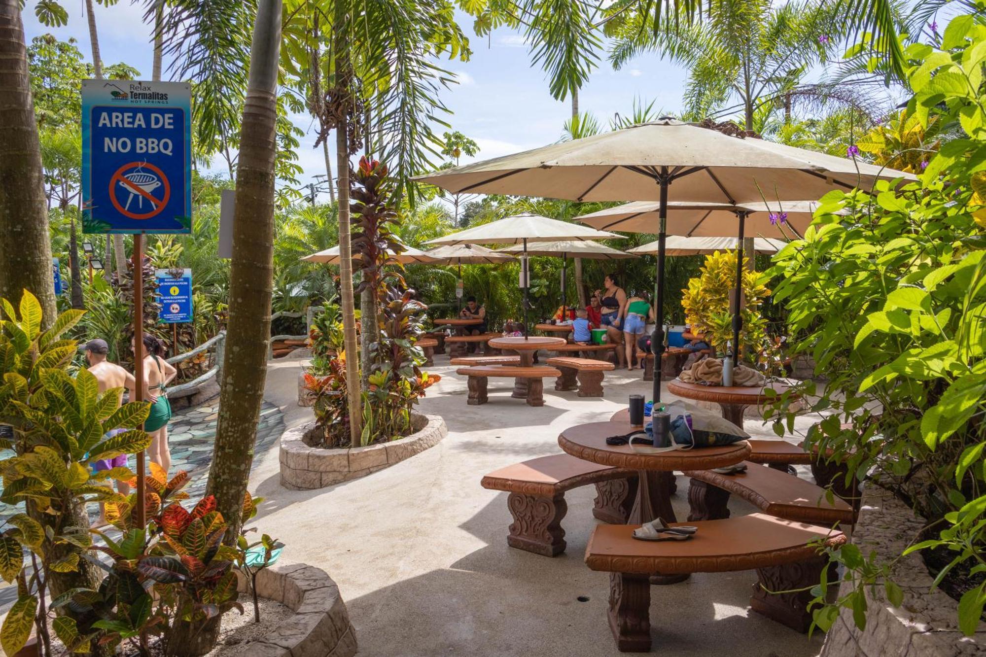 Hotel Relax Termalitas - Thermal Water La Fortuna Ngoại thất bức ảnh